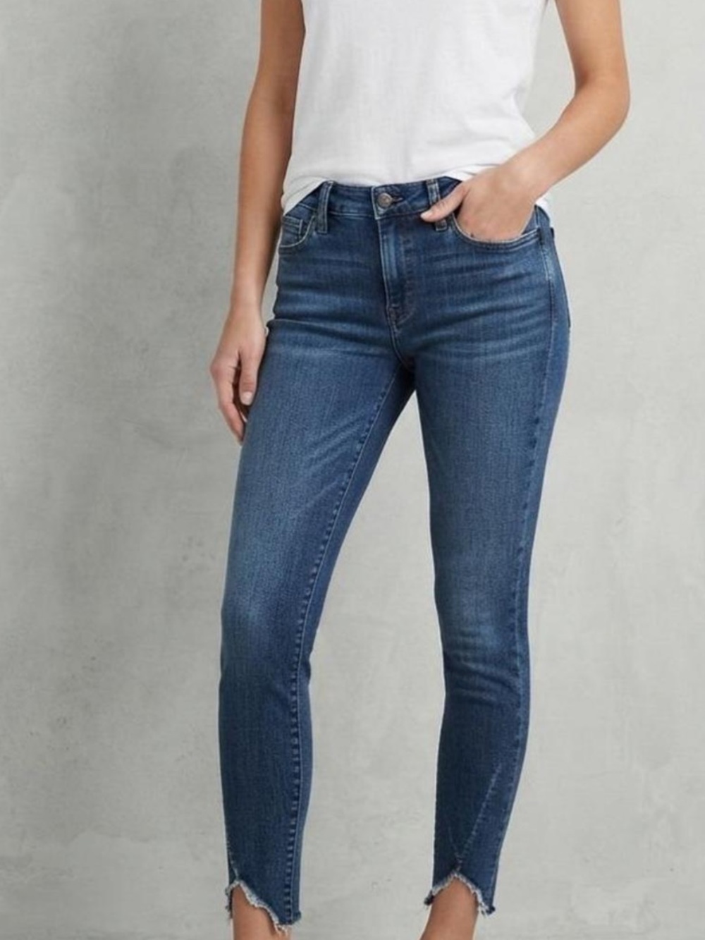 Kut from the Kloth Women's Skinny Jeans in Washed Blue